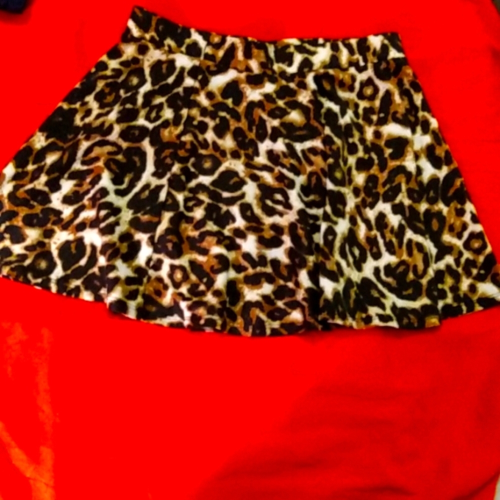 Ambiance apparel leopard print mini size women's L